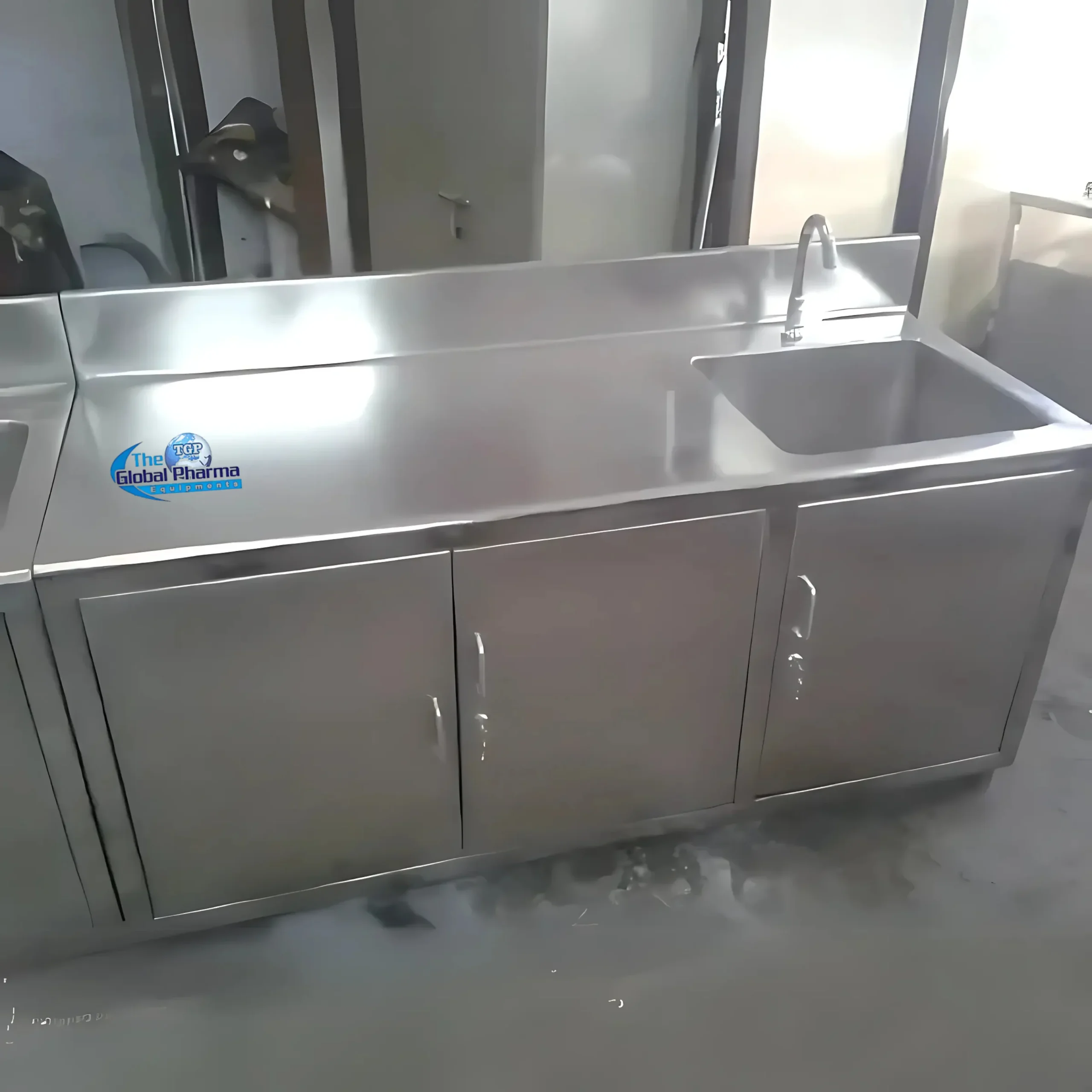 Stainless Steel Work Table Sink in Maharashtra