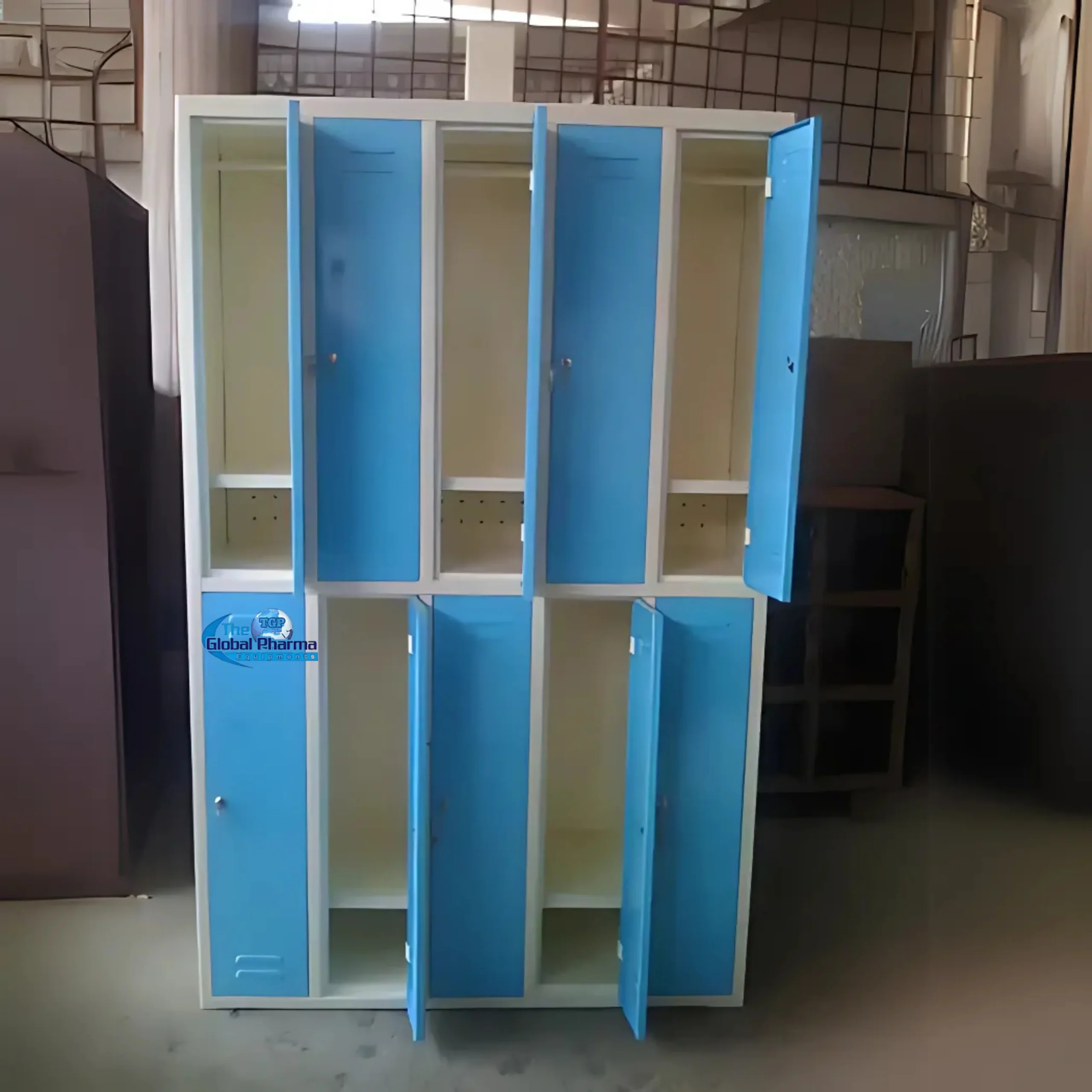 Standard Stainless Steel 12 Lockers in Maharashtra