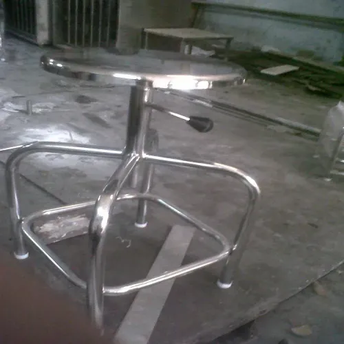 Laboratory Stools And Chairs Manufacturers in Maharashtra